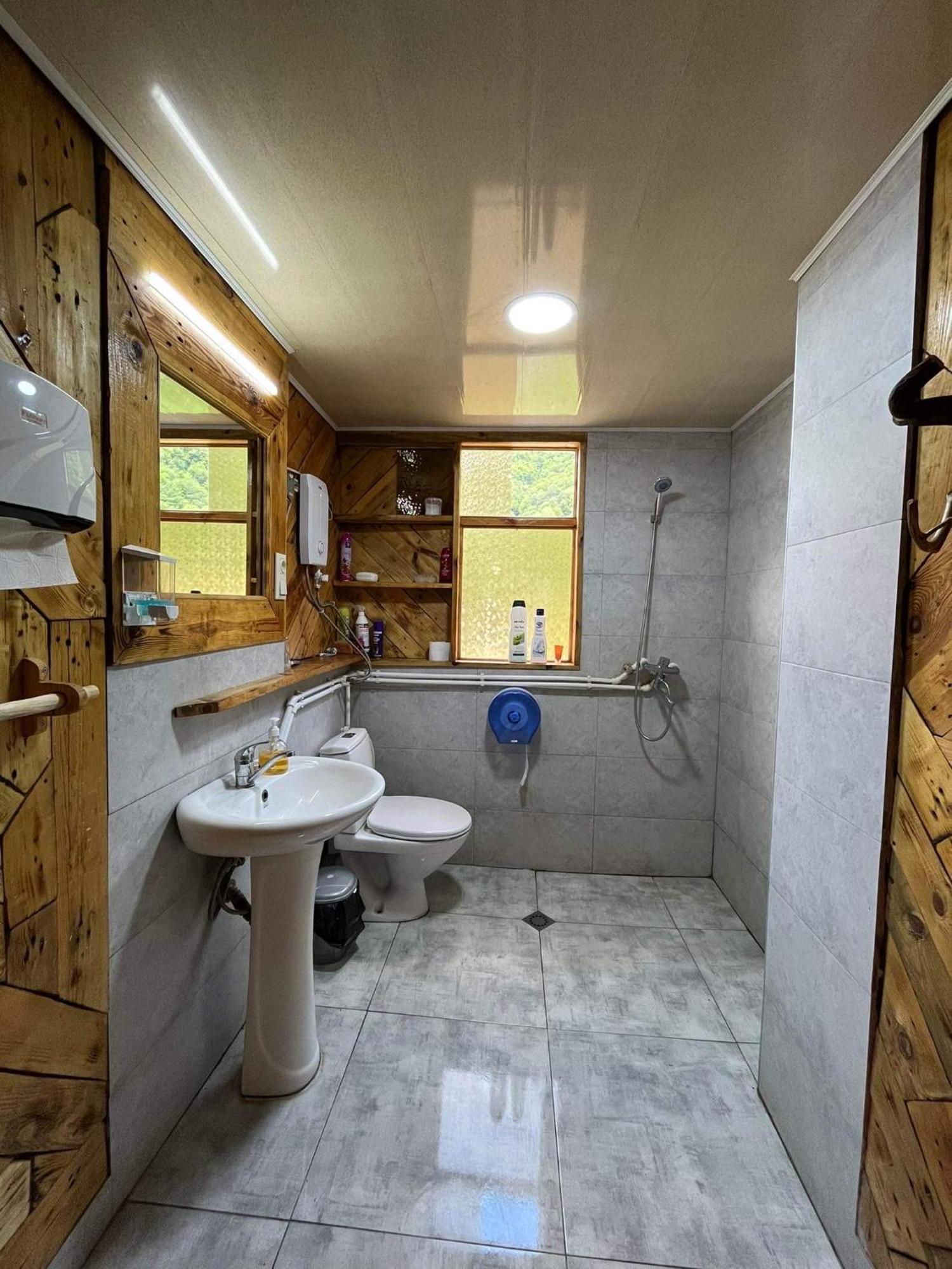 Korsha Guesthouse Roshka Экстерьер фото